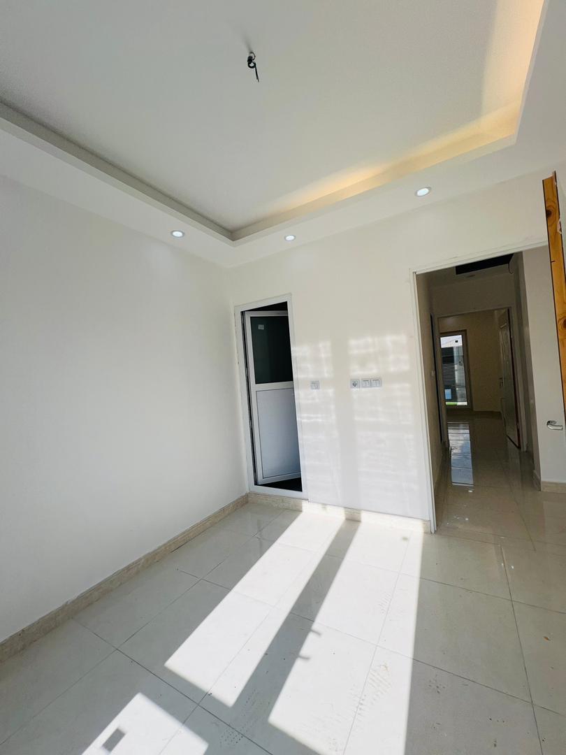 ویلا مدرن نقلی خوش قیمت خشکبیجار