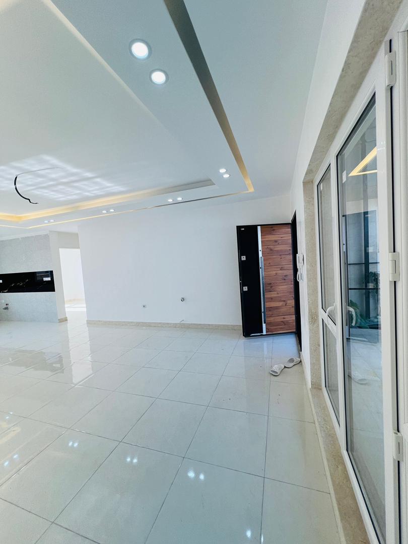 ویلا مدرن نقلی خوش قیمت خشکبیجار