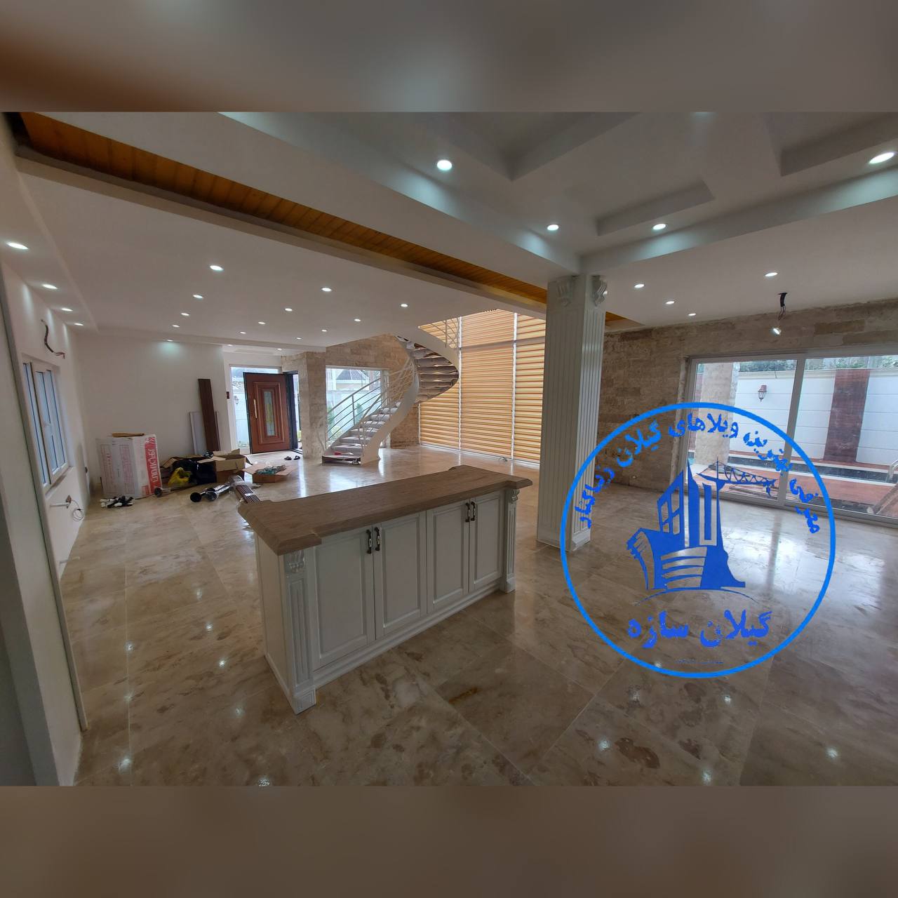 ویلا استخردار زیباکنار با سند سمت دریا 