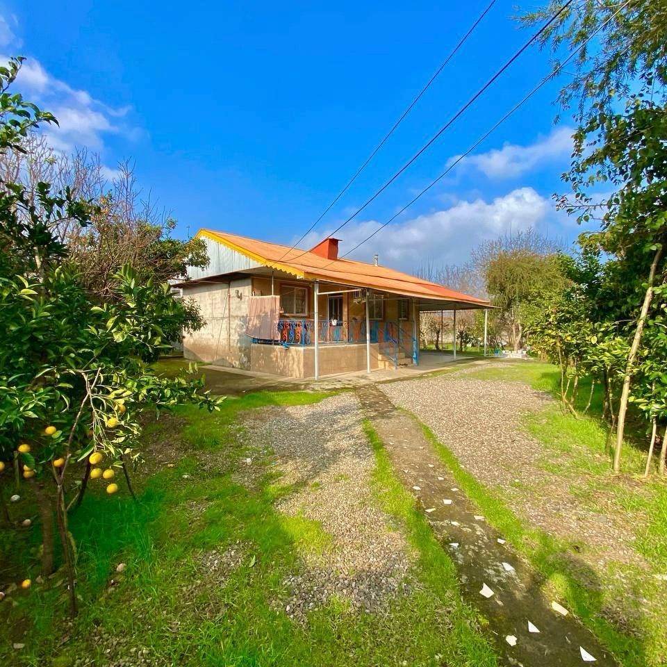 خونه کلنگی بزرگ لشت نشا