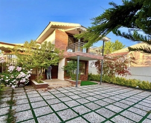 شرکت ساختمانی گیلان سازه - ویلا ساحلی کوچه منتهی به دریا قیمت عالی