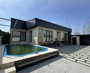 ویلا۲۵۰متری استخردار ضلع شمالی جاده منطقه آزاد