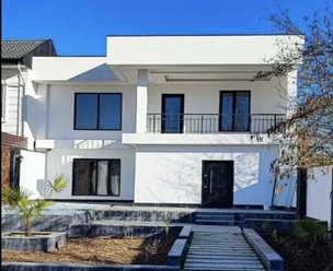 ویلا۳۲۵متری منطقه آزاد انزلی ۳خواب با استخر 